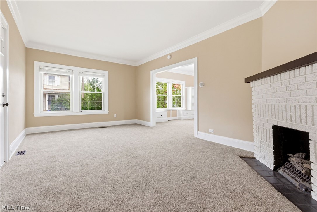 1521 Blossom Park Avenue Lakewood OH 44107