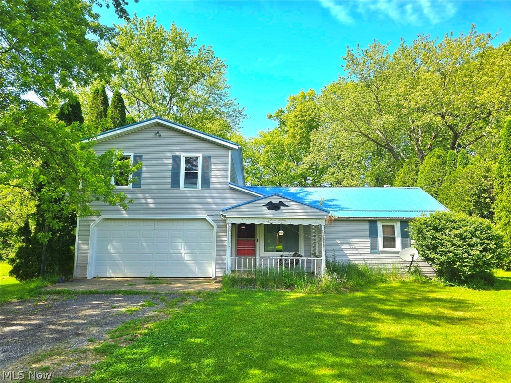 12516 Lake Drive Burton OH 44021