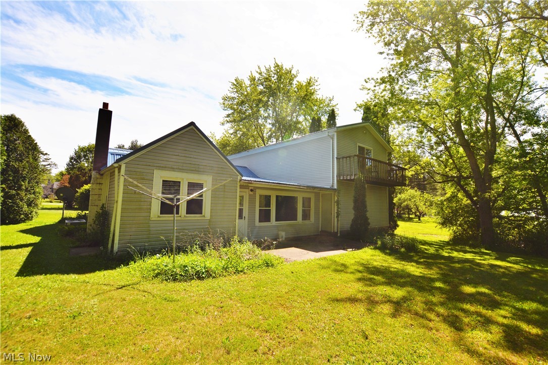 12516 Lake Drive Burton OH 44021