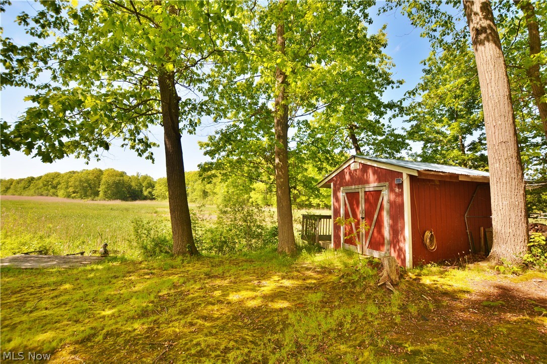 12516 Lake Drive Burton OH 44021