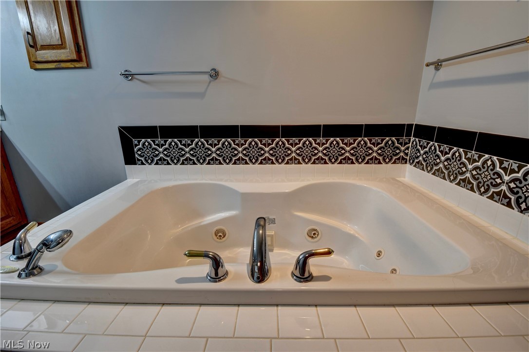 2510 Willow Brook Drive NW Dover OH 44622