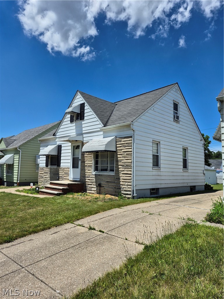 14211 Tabor Avenue Maple Heights OH 44137