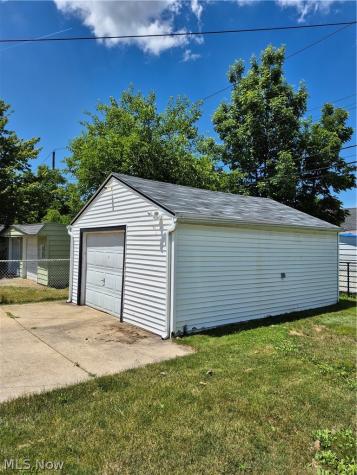 14211 Tabor Avenue Maple Heights OH 44137