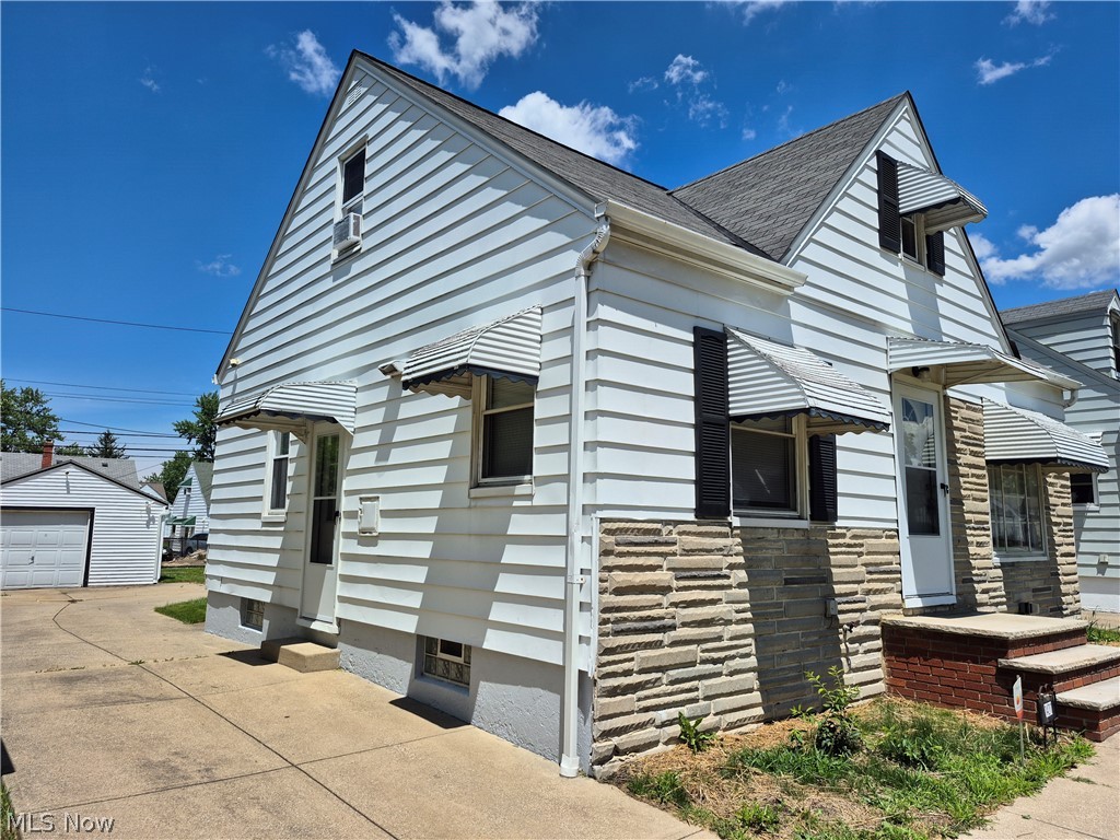 14211 Tabor Avenue Maple Heights OH 44137