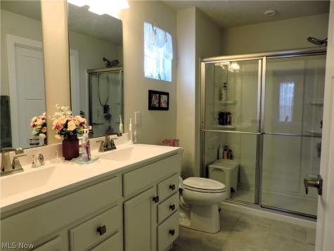 129 W Spring Drive Elyria OH 44035