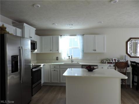 129 W Spring Drive Elyria OH 44035