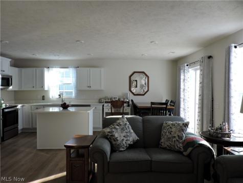 129 W Spring Drive Elyria OH 44035