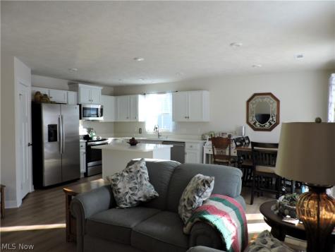 129 W Spring Drive Elyria OH 44035