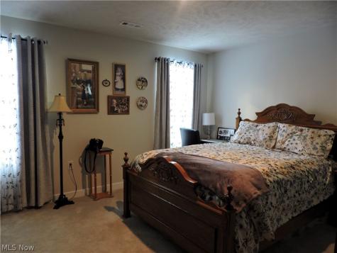 129 W Spring Drive Elyria OH 44035