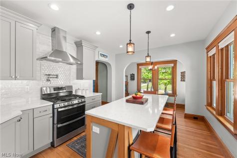 1503 Waterbury Road Lakewood OH 44107