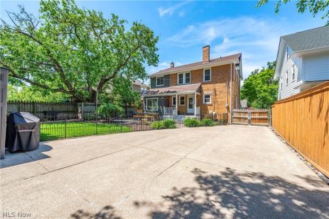 1503 Waterbury Road Lakewood OH 44107