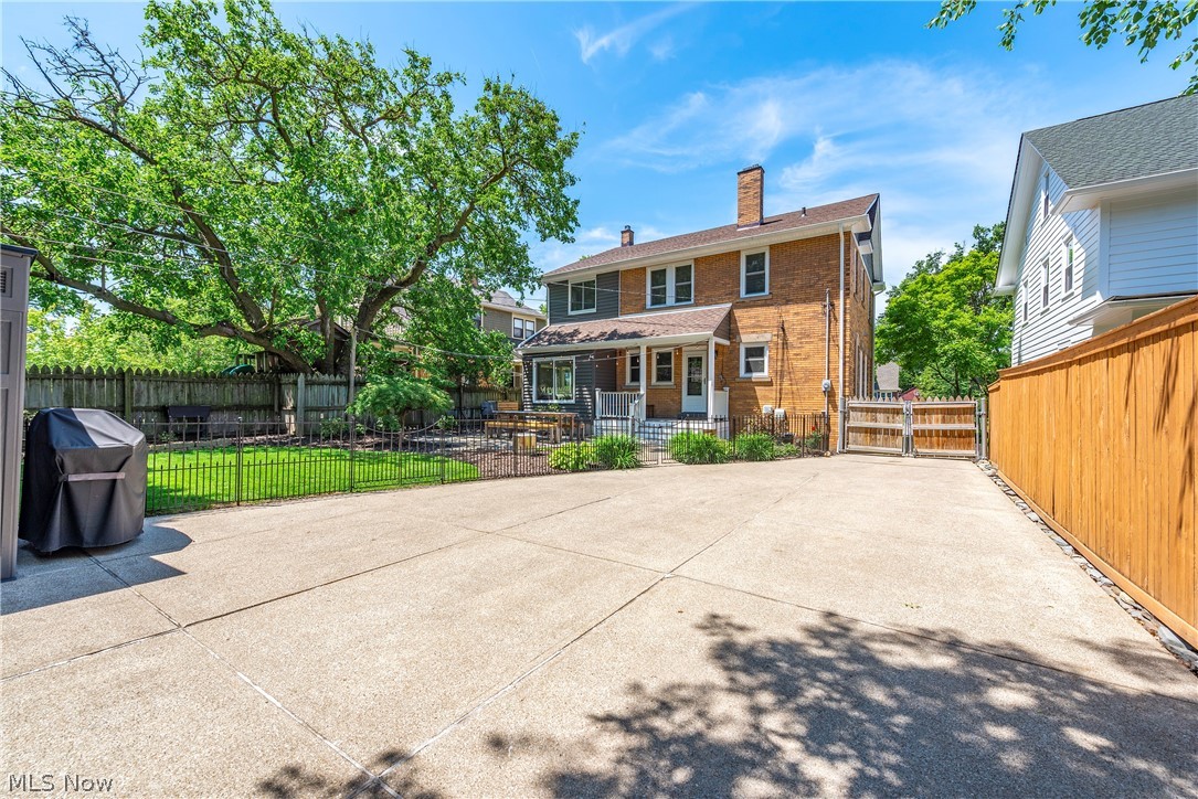 1503 Waterbury Road Lakewood OH 44107