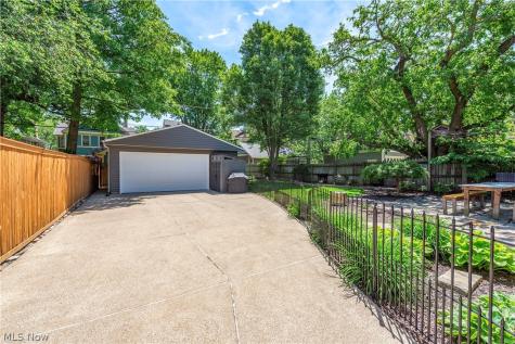 1503 Waterbury Road Lakewood OH 44107