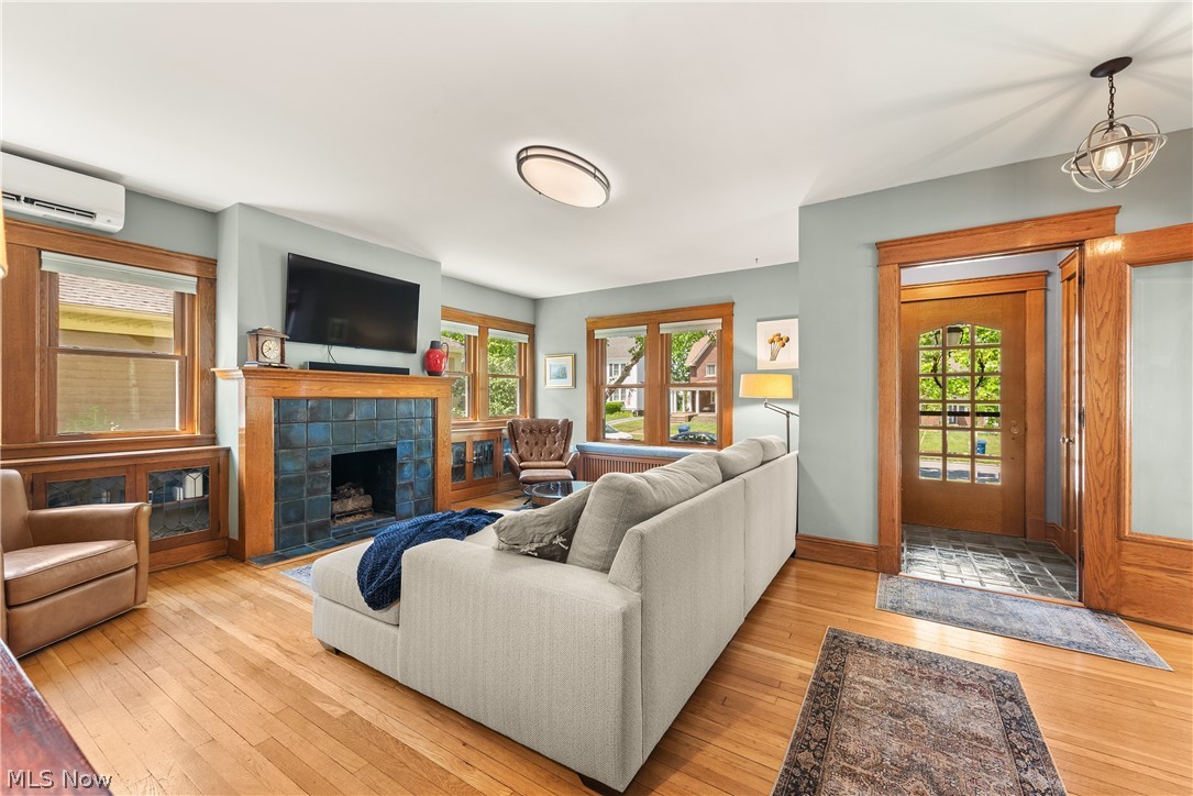 1503 Waterbury Road Lakewood OH 44107
