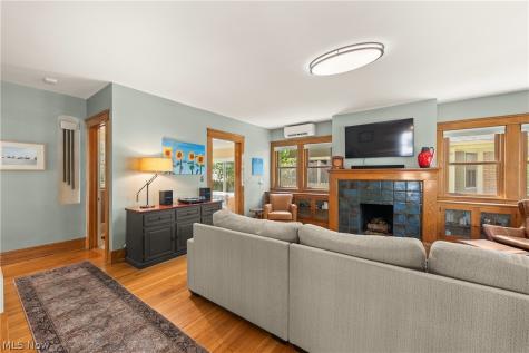 1503 Waterbury Road Lakewood OH 44107