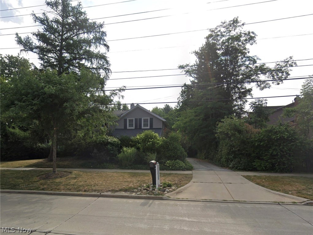 2389 Richmond Road Beachwood OH 44122