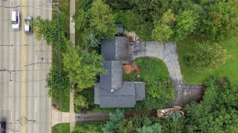 2389 Richmond Road Beachwood OH 44122