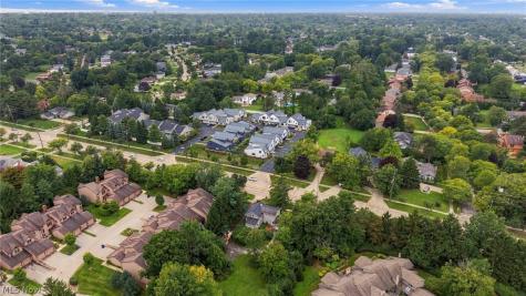 2389 Richmond Road Beachwood OH 44122