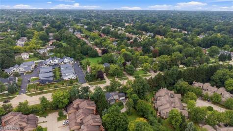 2389 Richmond Road Beachwood OH 44122