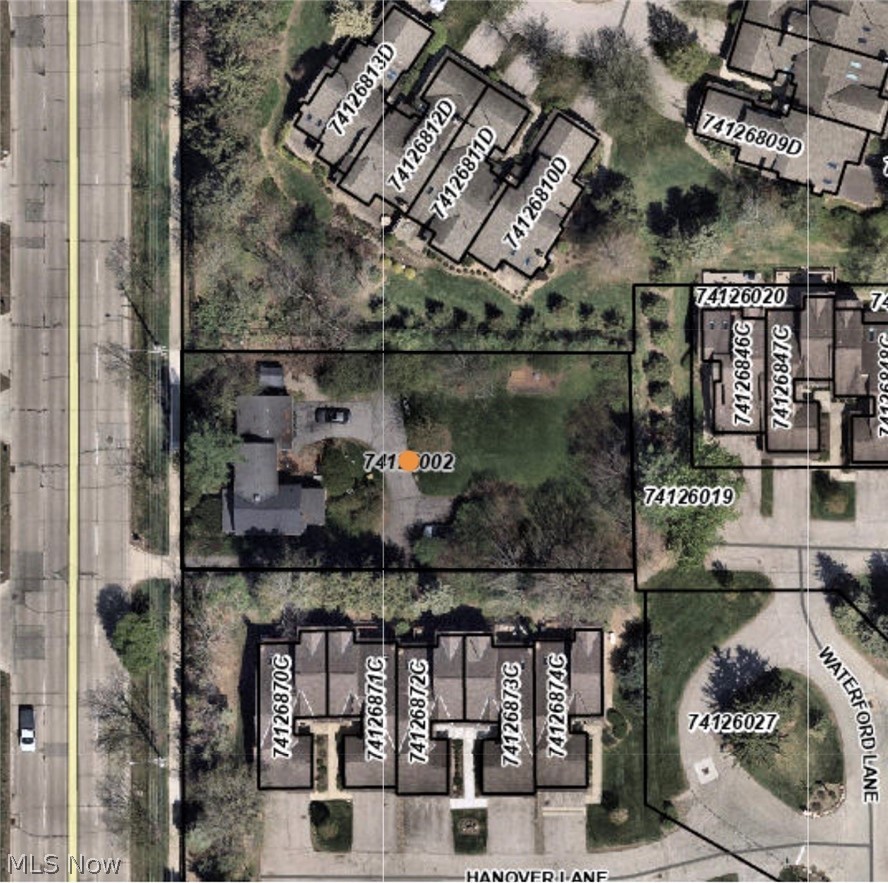2389 Richmond Road Beachwood OH 44122