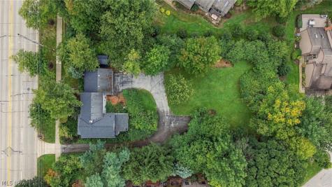 2389 Richmond Road Beachwood OH 44122