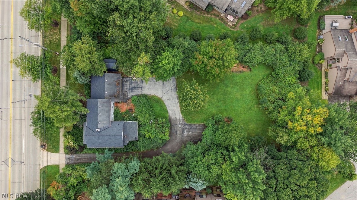 2389 Richmond Road Beachwood OH 44122
