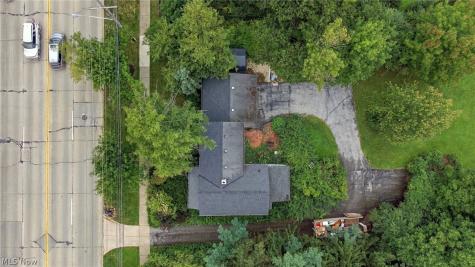 2389 Richmond Road Beachwood OH 44122