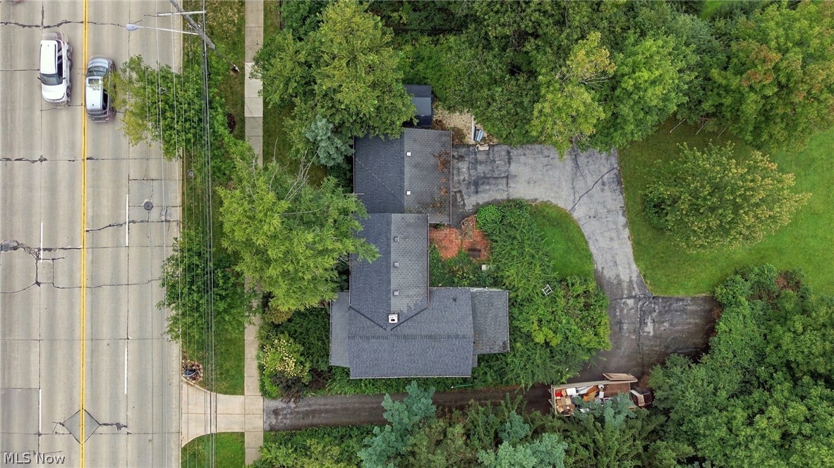 2389 Richmond Road Beachwood OH 44122