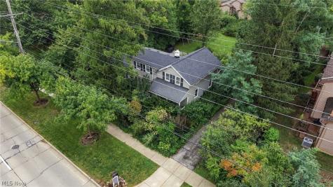 2389 Richmond Road Beachwood OH 44122