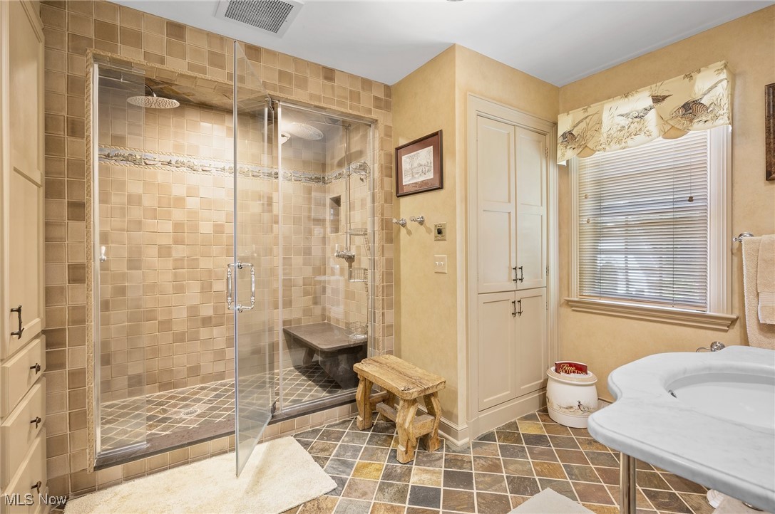 45125 Fairmount Boulevard Hunting Valley OH 44022