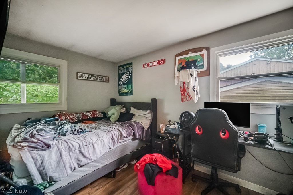 940 Lovers Lane NW Warren OH 44485