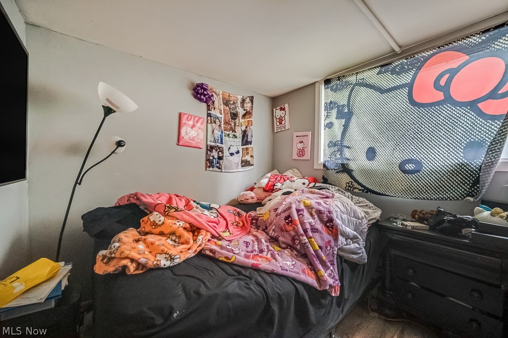940 Lovers Lane NW Warren OH 44485