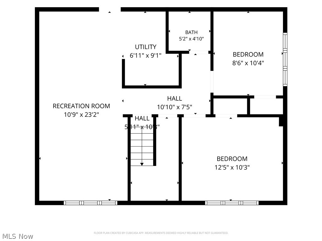 940 Lovers Lane NW Warren OH 44485