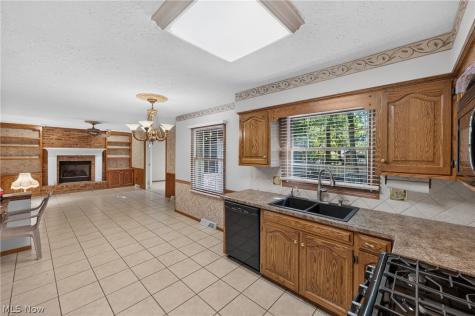 700 Austin Drive Barberton OH 44203