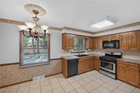 700 Austin Drive Barberton OH 44203