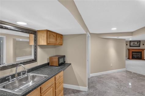 700 Austin Drive Barberton OH 44203