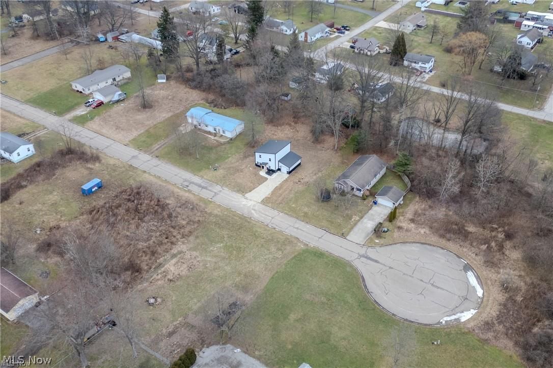 1352 Hillcrest Drive Atwater OH 44201