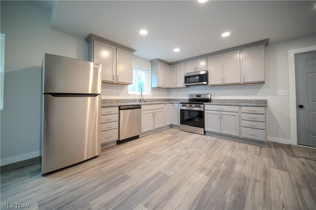 1352 Hillcrest Drive Atwater OH 44201