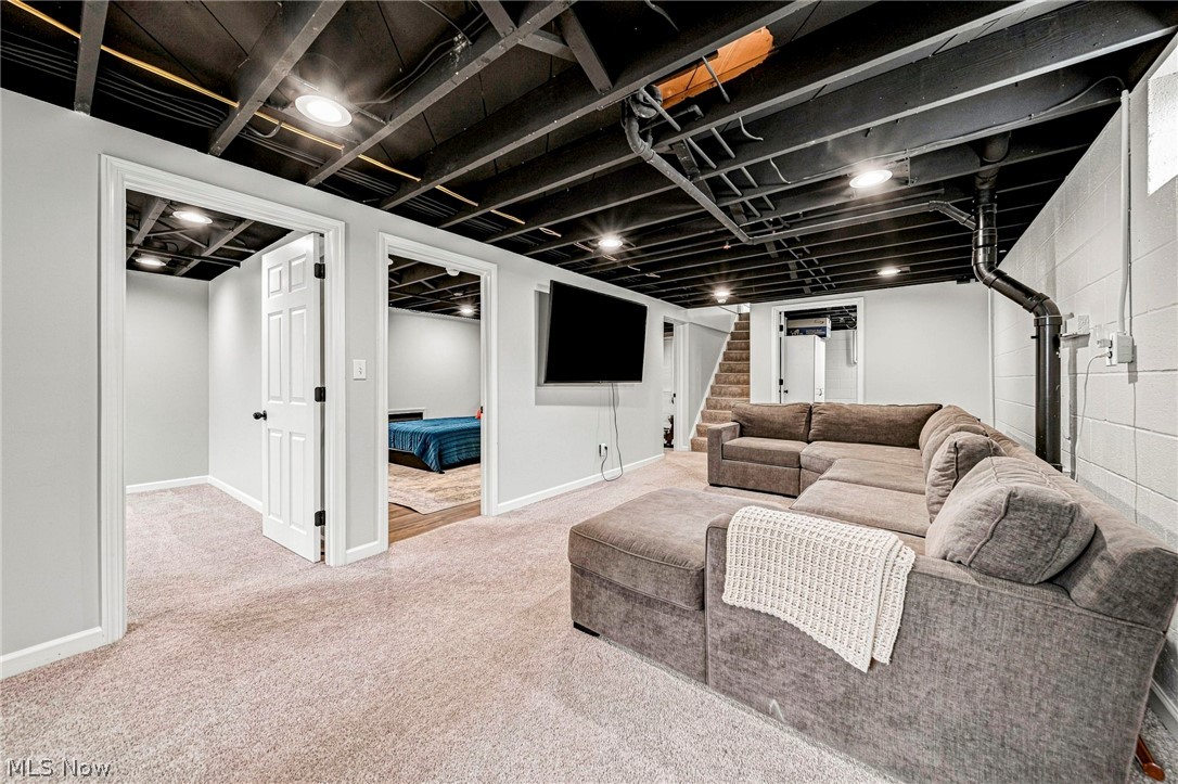 13687 Carlton Street Burton OH 44021