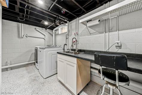 13687 Carlton Street Burton OH 44021