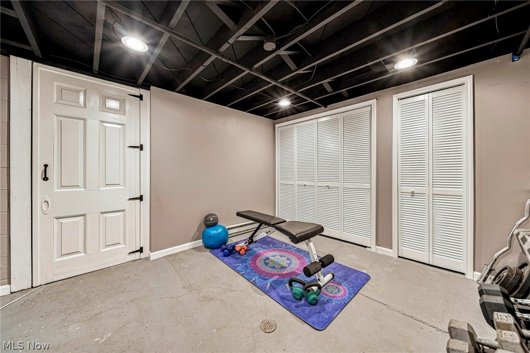 13687 Carlton Street Burton OH 44021
