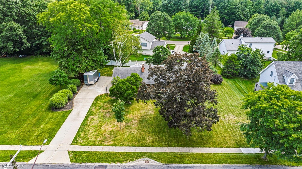 13687 Carlton Street Burton OH 44021