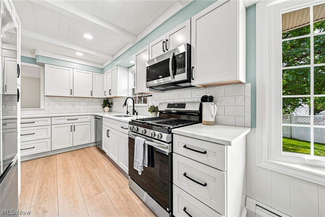 13687 Carlton Street Burton OH 44021