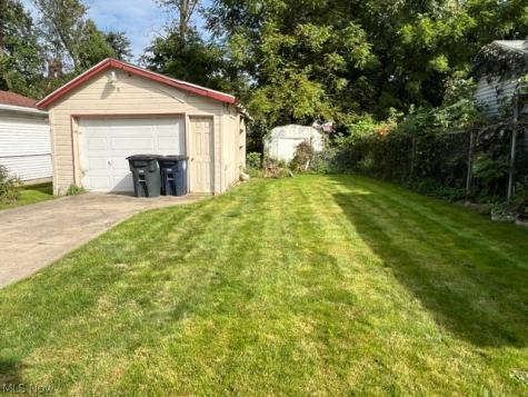 1057 Dover Avenue Akron OH 44320