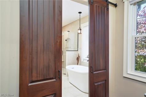 2781 Country Club Boulevard Rocky River OH 44116
