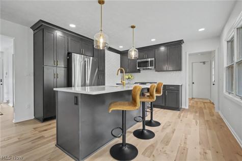 1375 Sackett Hills Drive Akron OH 44313