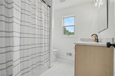 1375 Sackett Hills Drive Akron OH 44313