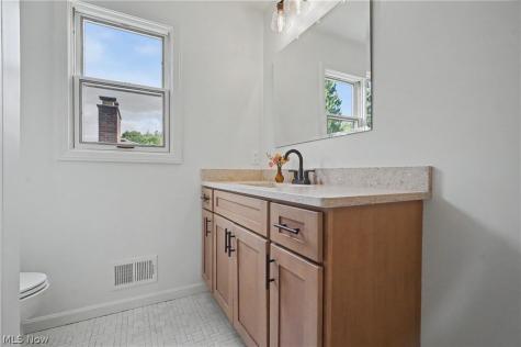 1375 Sackett Hills Drive Akron OH 44313