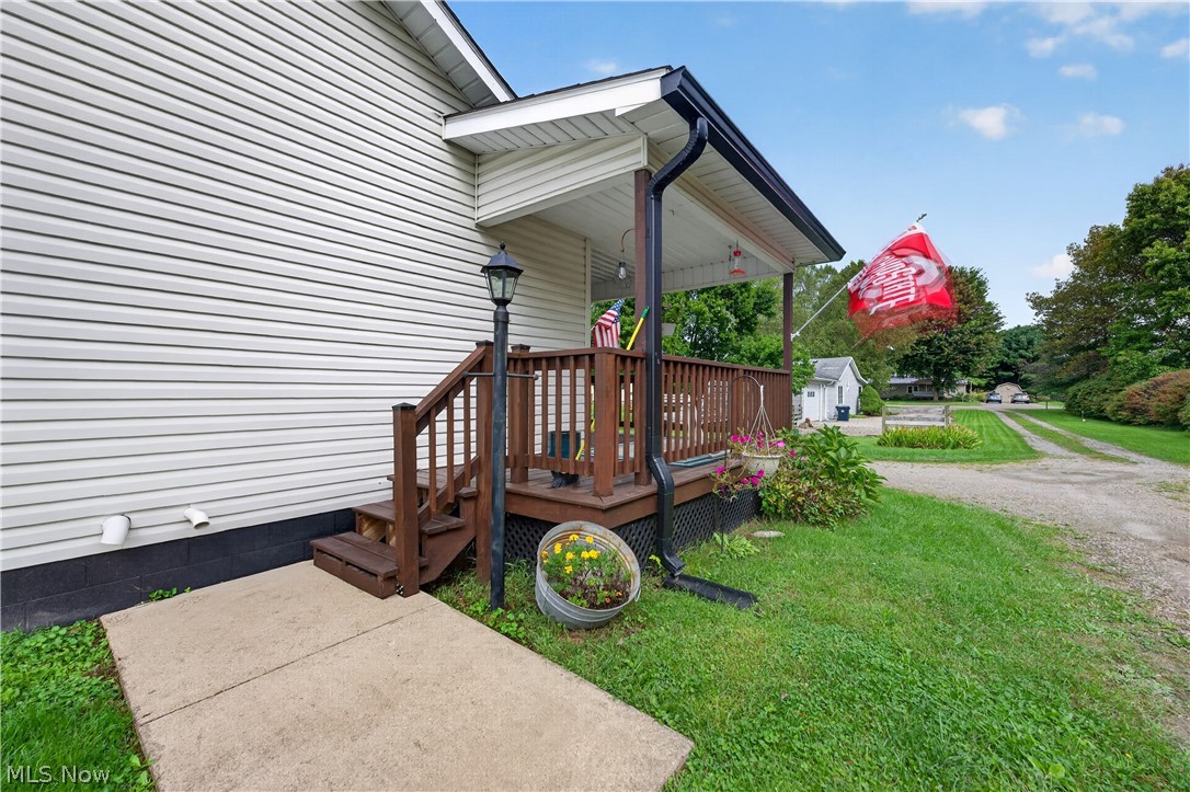 576 School Street Tuscarawas OH 44682