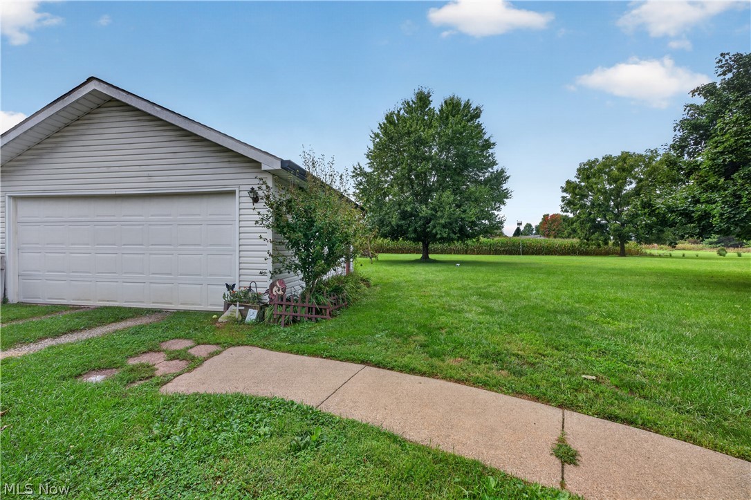 576 School Street Tuscarawas OH 44682